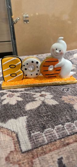 Halloween ghost decor