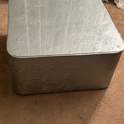 30” sq coffee table