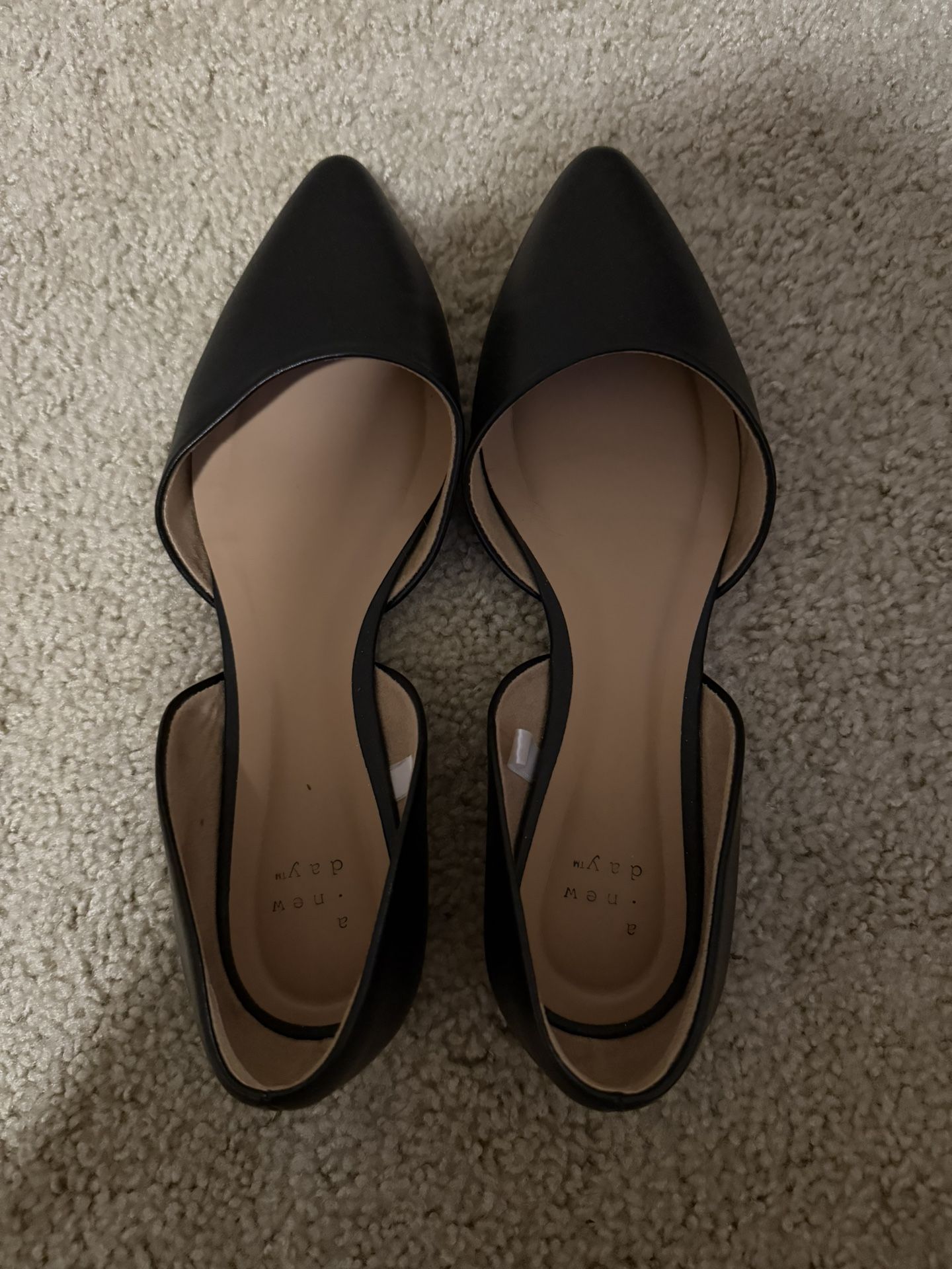 BLACK FLATS