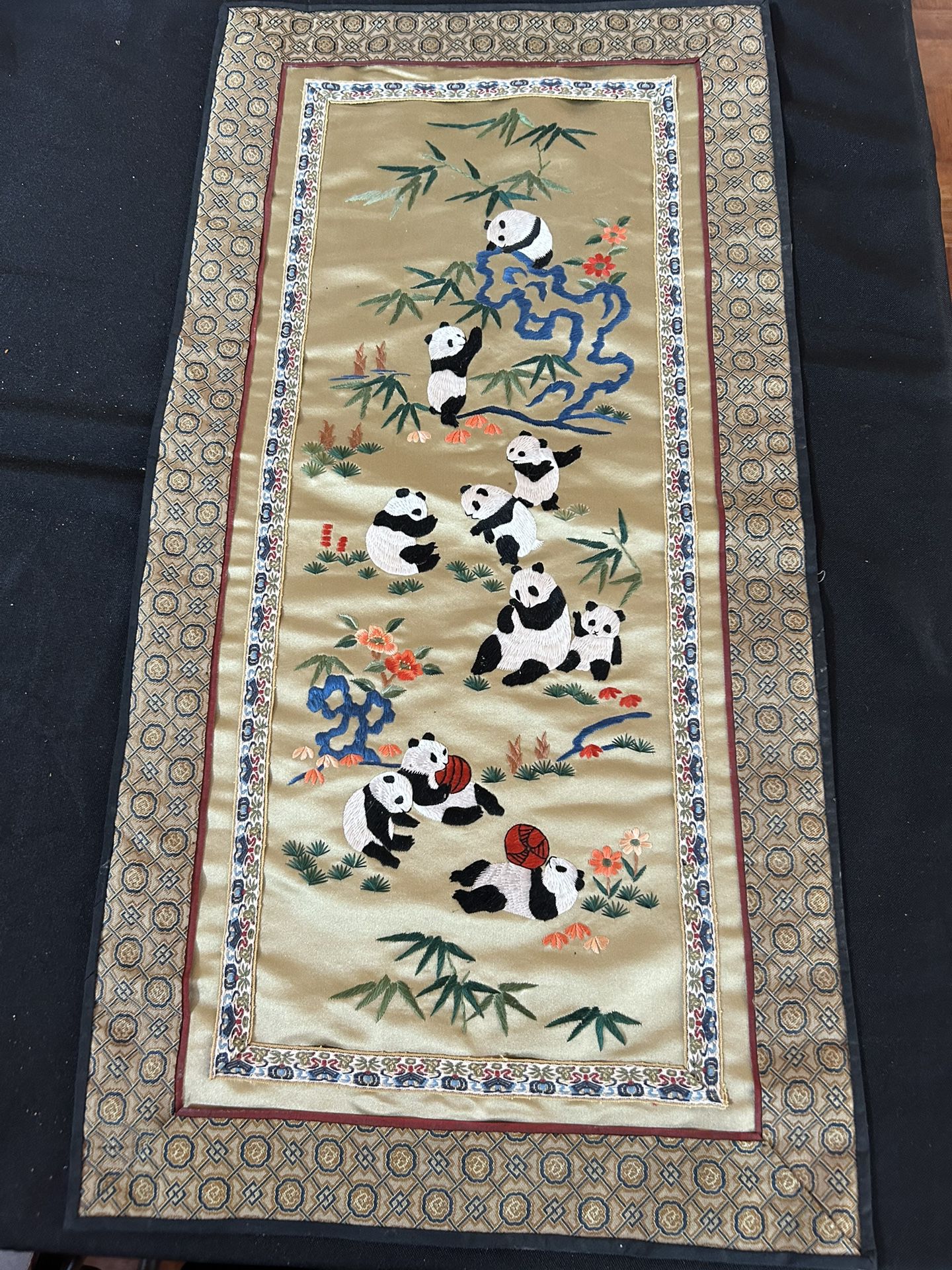Vintage Chinese Silk Embroidery (Panda)