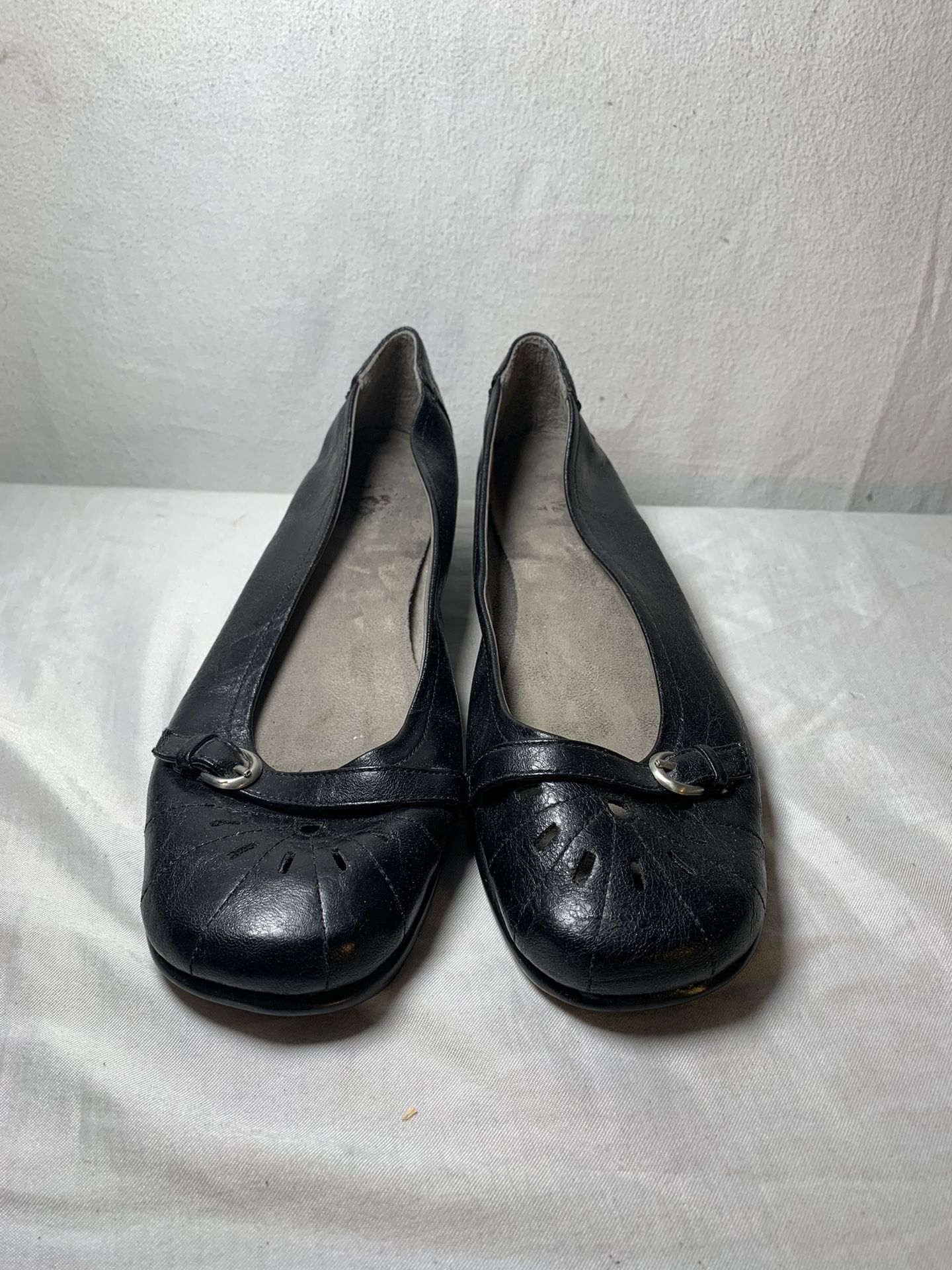 Round Toe Black Flats with Single Strap Size 8