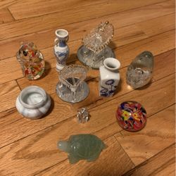 10 tabletop figurines 