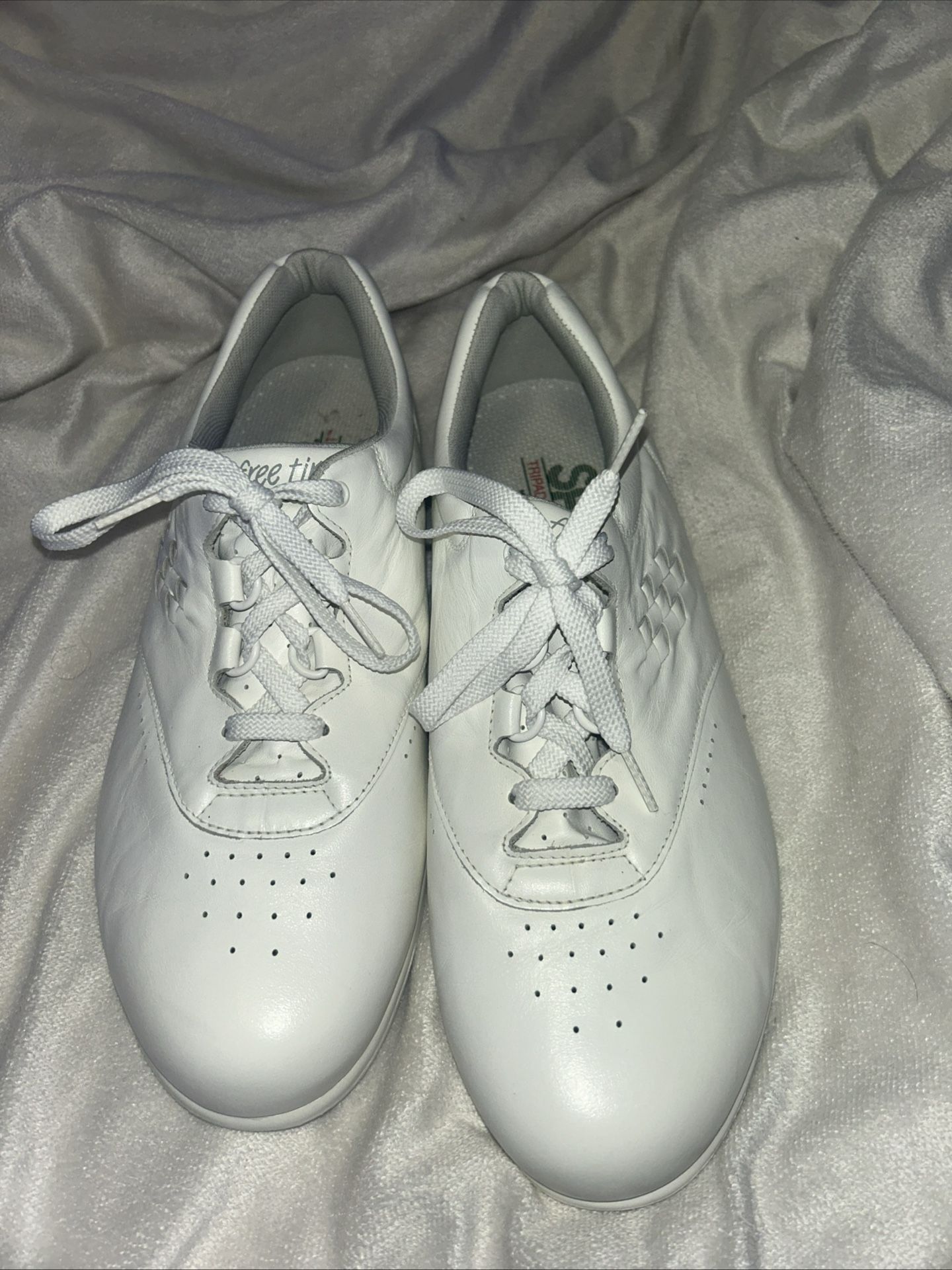 SAS 10.5WW White Women’s Tennis Shoes Like New