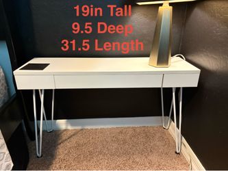 Set of 2 white Night Stands  modern