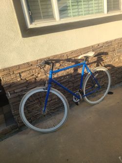 esta en muy buenas condiciones pido 150 o pueden Ofreser Gracias