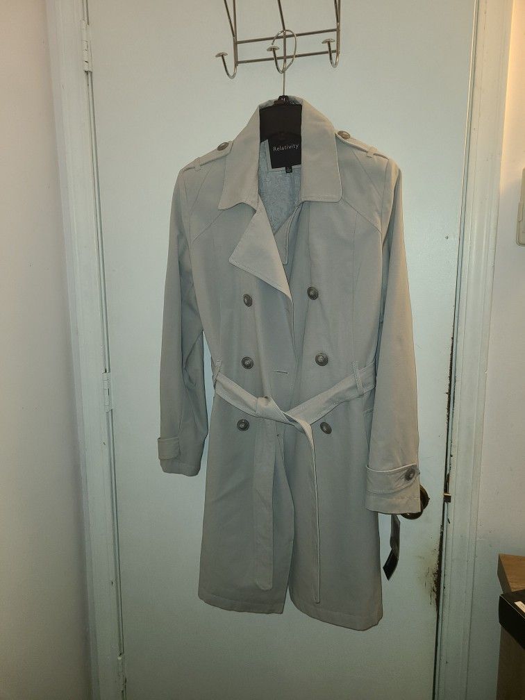 Relativity Light Grey Rain Jacket Size L