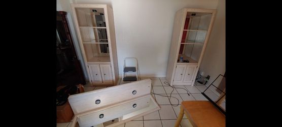 Entertainment center