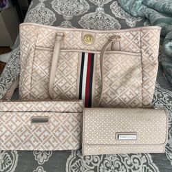 Tommy Hilfiger Purse And Wallet 