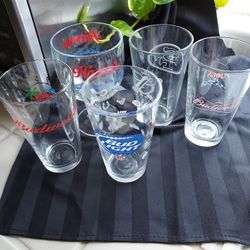 Vtg & Collectible Budweiser Glasses 