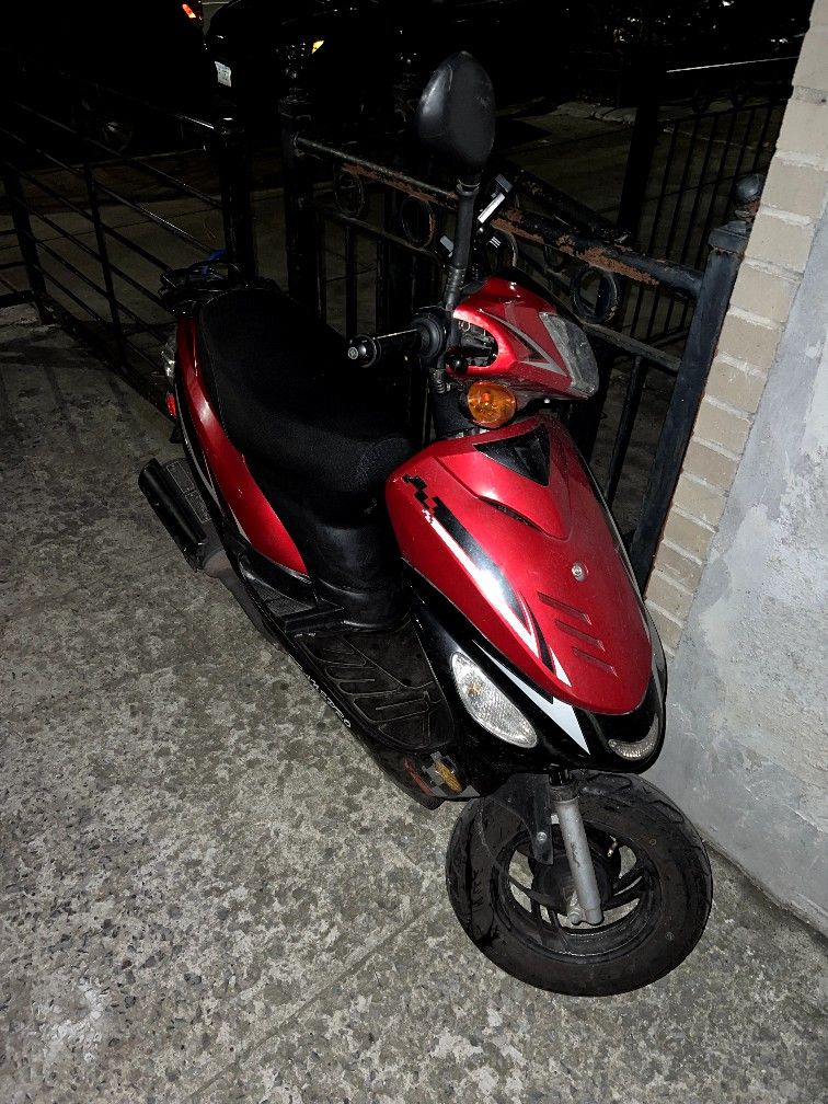 50CC Transpro Gas Moped Scooter