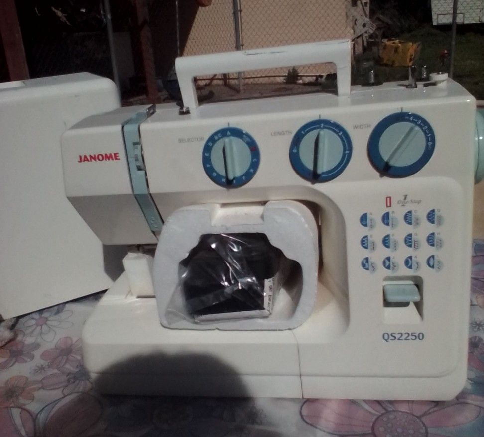 Janome Sewing Machine for Sale in Phoenix, AZ OfferUp