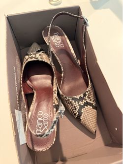 Sling back Kitten Heel