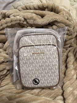 Michael Kors Jet Set Travel Crossbody in Vanilla