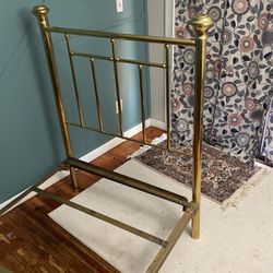 Twin Bed. Brass. Vintage.