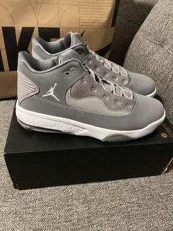 Jordan Max Aura 2, Medium Grey, Size 11, New