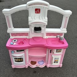 kids play kitchen 
