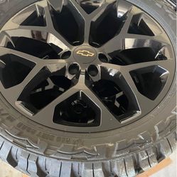 Good Thread 4 Pair Chevrolet Rims And Tires