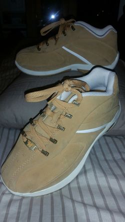 Women's shoes