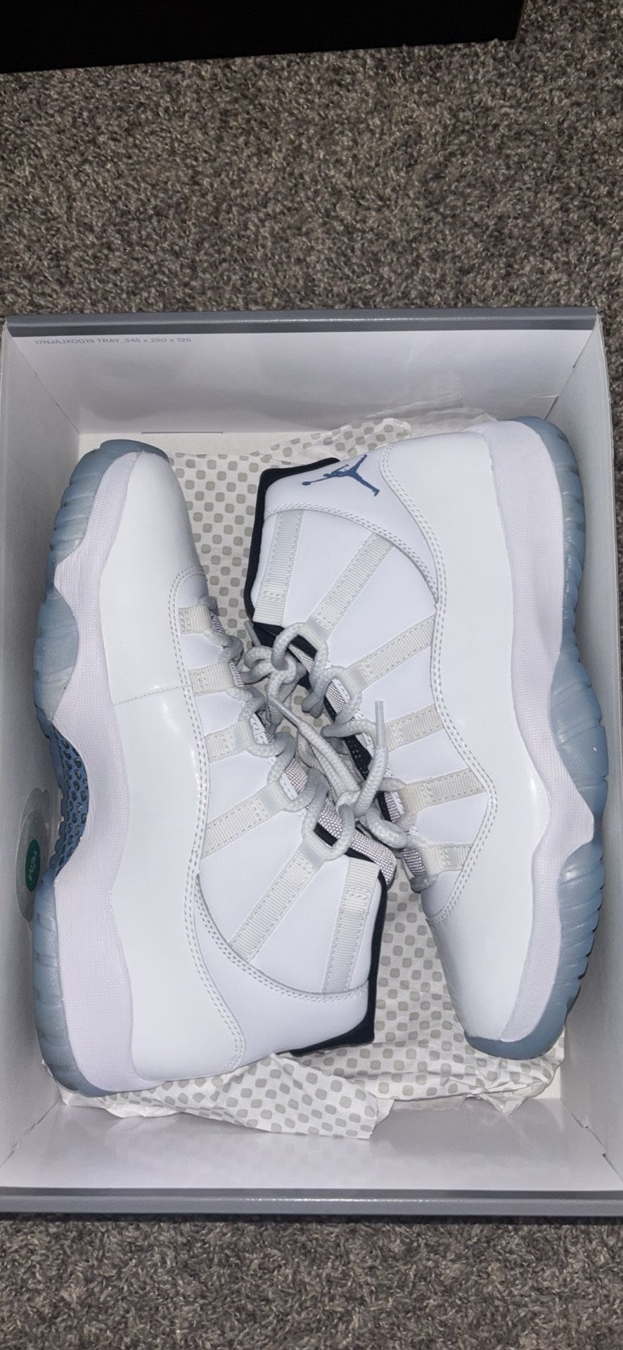 Jordan 11 Retro - ‘Legend Blue’ Size 9.5 Worn Once