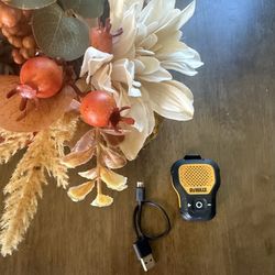 Dewalt Wearable Clip Speaker