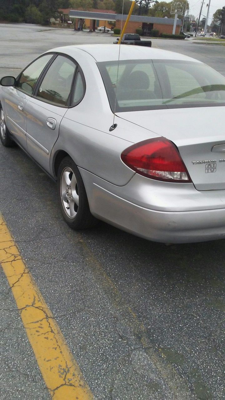 2006 Ford Taurus