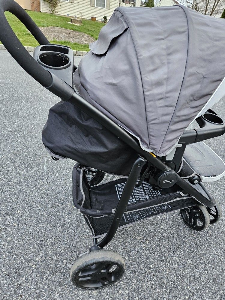 Graco JOGGERS travel System With Stroller And Infant Carrier
