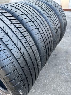 I sell 4 MICHELIN PILOT SPORT ALL SEASON 255/45/20 tires are in very good condition price $325