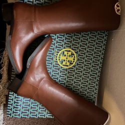 tory burch boots
