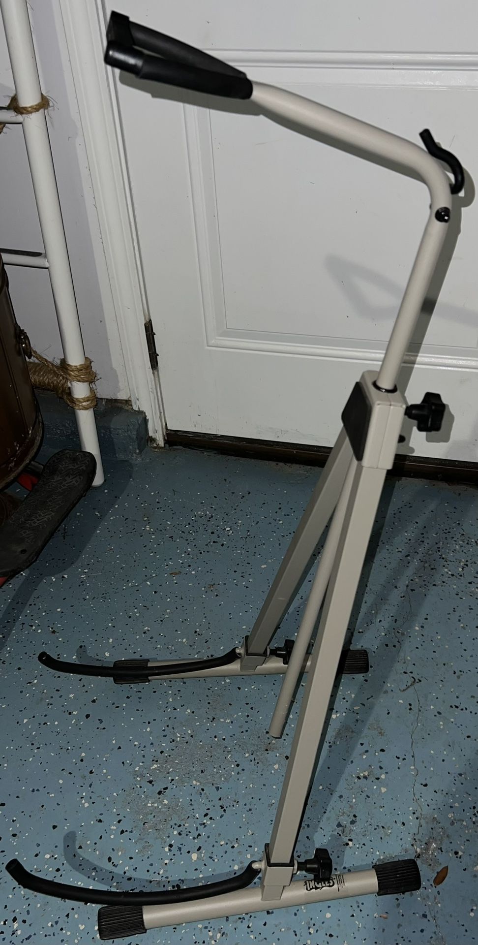 Adjustable Cello Stand
