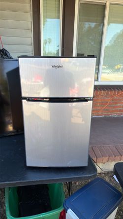 Whirlpool mini fridge