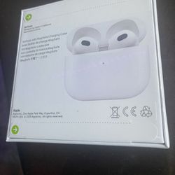 Apple AirPods (3rd Generation) Wireless Ear Buds, Bluetooth Headphones, Personalized Spatial Audio, Sweat and Water Resistant, Lightning Charging Case