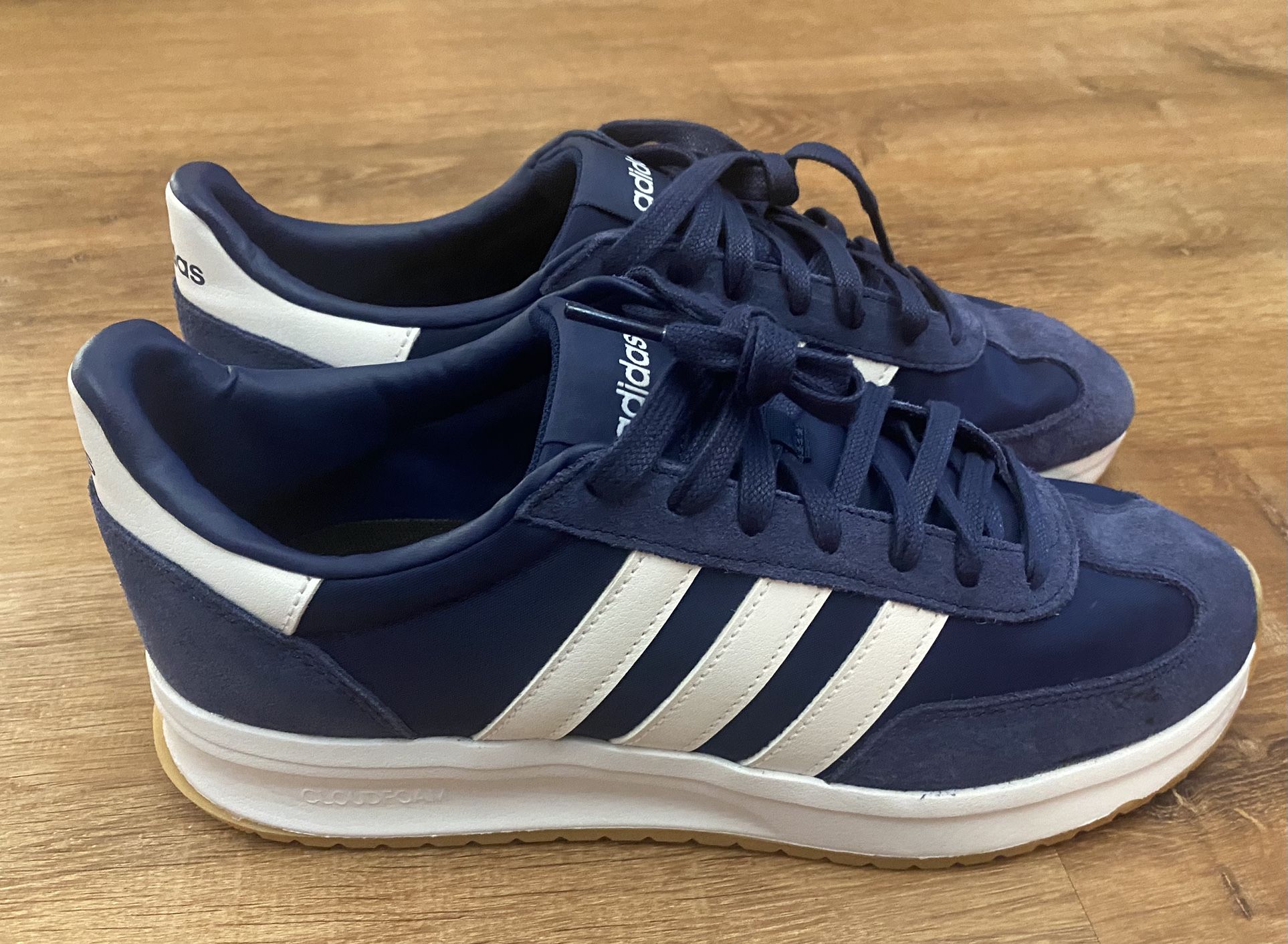 Adidas Run ‘70s 2.0 Men’s Sneakers. Size 10