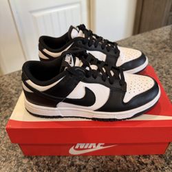 Nike dunk low retro white and black panda Size 6