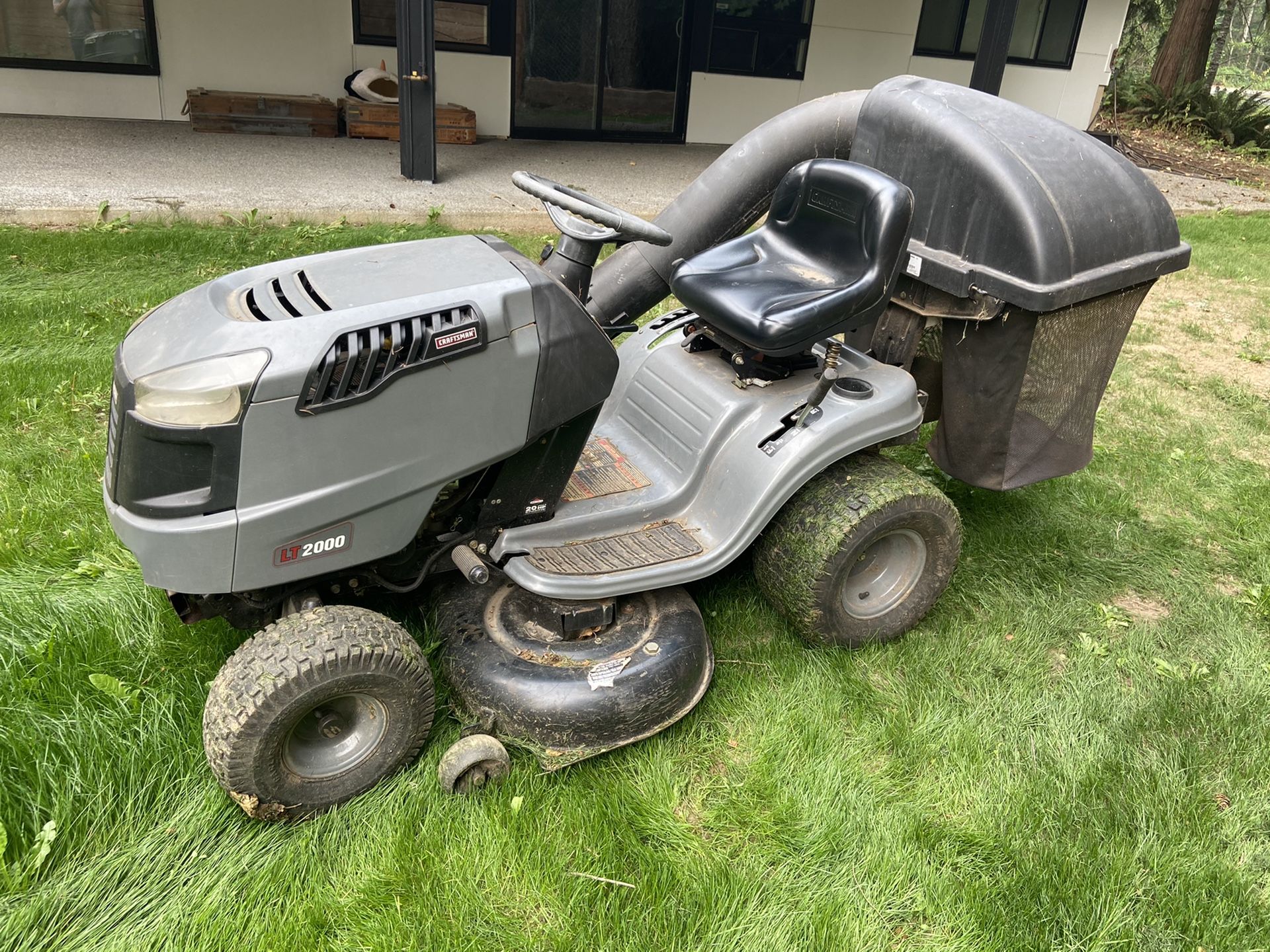 Craftsman LT2000 Riding Mower 20HP 42in Deck for Sale in Kent, WA OfferUp