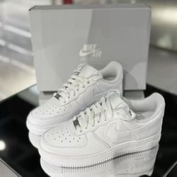 Nike Air Force 1 Low Triple White ‘07 Brand New