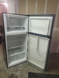 Stainless Steel Top-Freezer Refrigerator