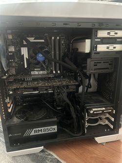 GAMING PC WINDOWS 10 WITH KEYBOARD