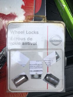Lot of OEM Nissan Wheel Locks