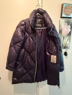 Herno lightweight fitted down coat. small