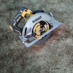 DeWalt Flexvolt Circular Saw 