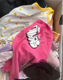 Girl’s clothes bundle