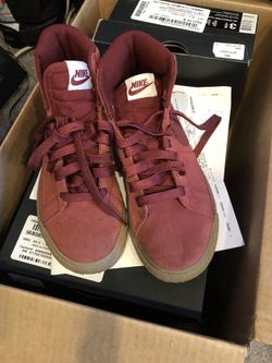 Nike Suede Dunks Sneaker 2.5y