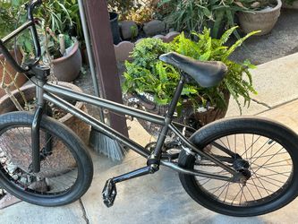Elite bmx bicycle