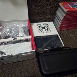Nintendo Switch Oled Bundle + (17) Games