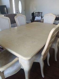 Dining room table with 6 chairs