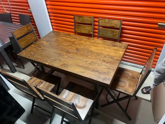 Wood dinner table set