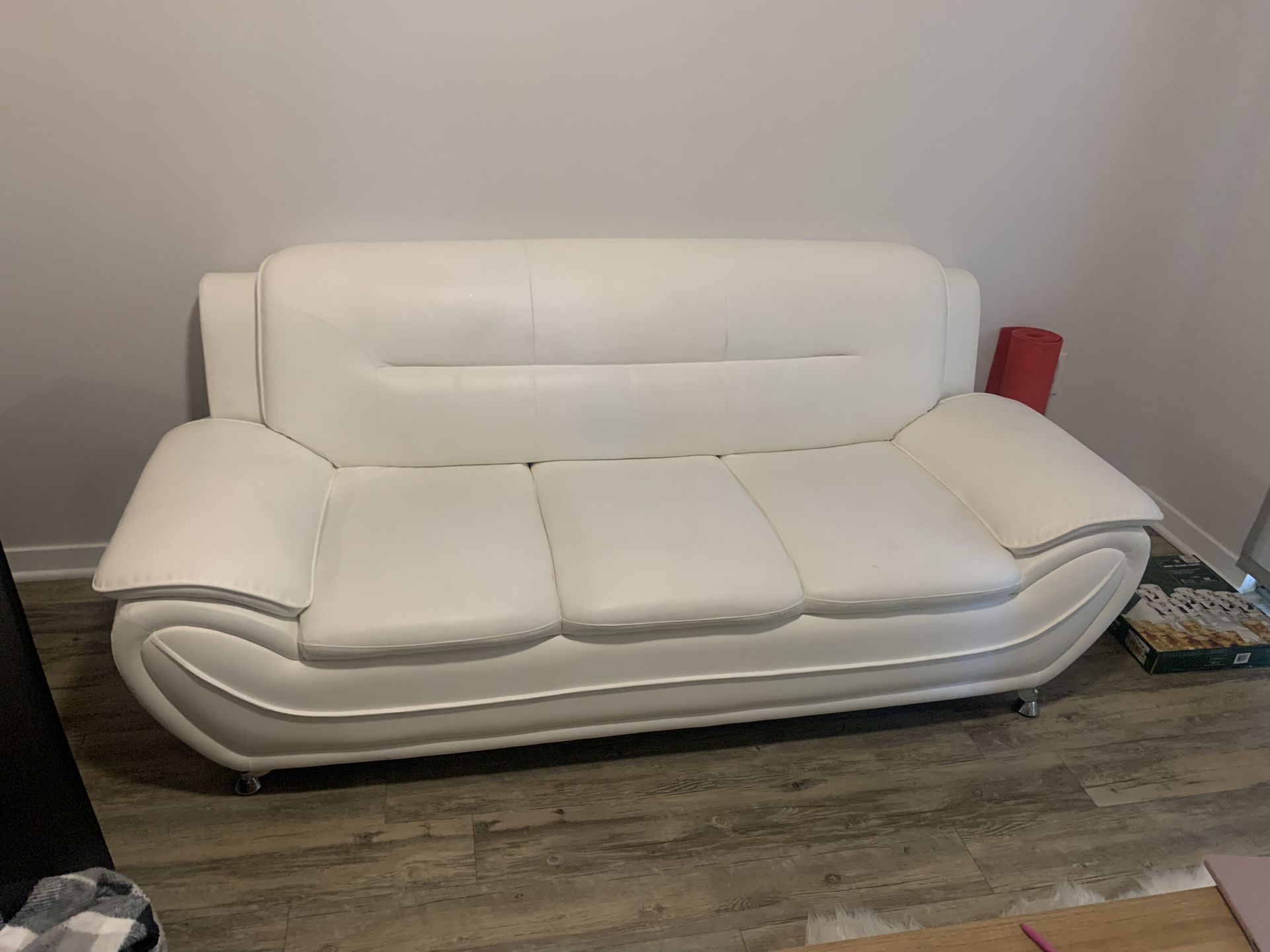 White Leather Sofa And Barstools