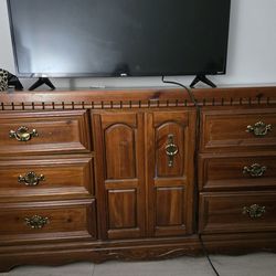 Wooden Dresser 6 Drawers And Storage 