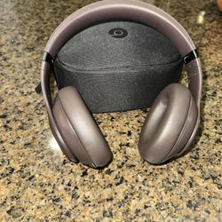Beats Studio Pro 