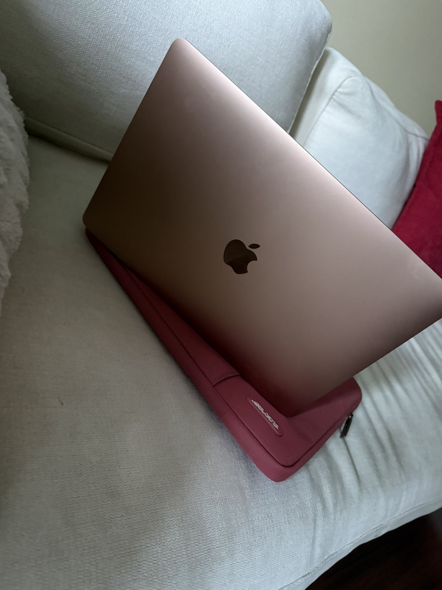 MacBook Air (13", 2020, M1 series) Apple M1 8-core - 7-core GPU • 256 GB • RAM 8GB • Gold New 